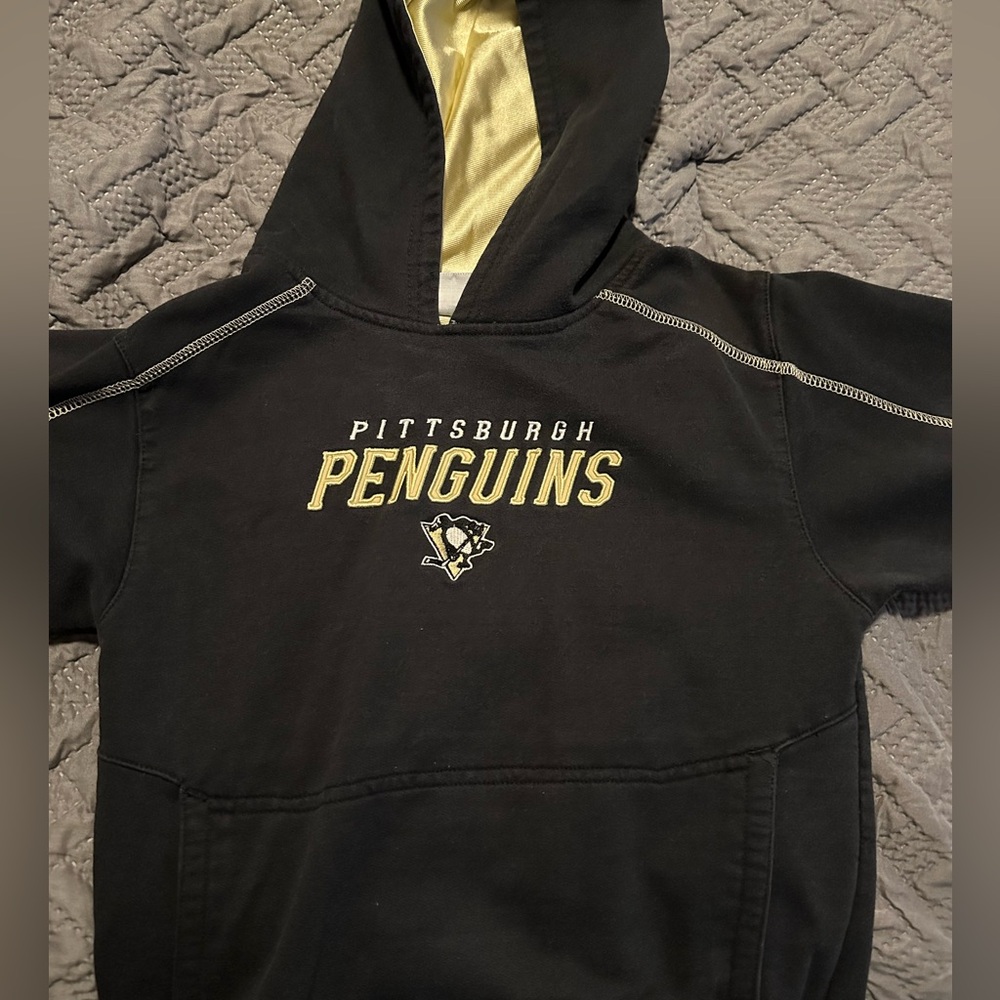 Reebok kids Pittsburgh Penguins hoodie size 7